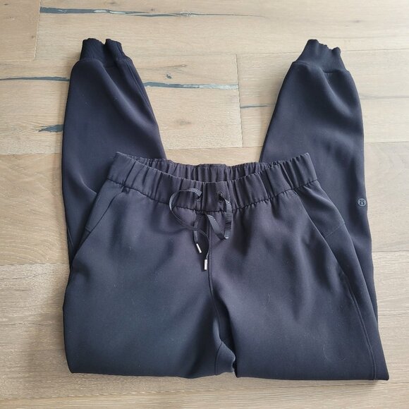 lululemon athletica Pants - EUC Lululemon X8 Black Jogger Pants Women's sz 4 Lightweight Activewear Pants